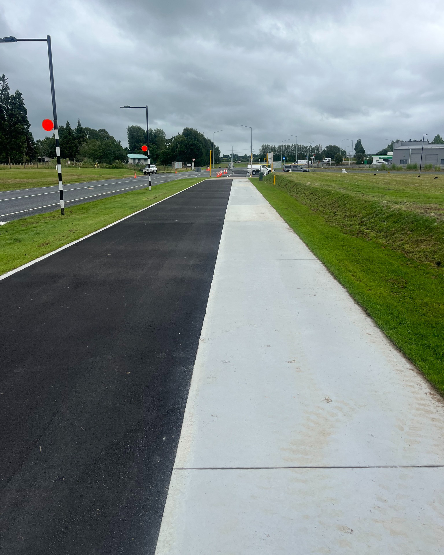 te-awa-lakes-horotiu-project-lawn-on-turf-waikato-3