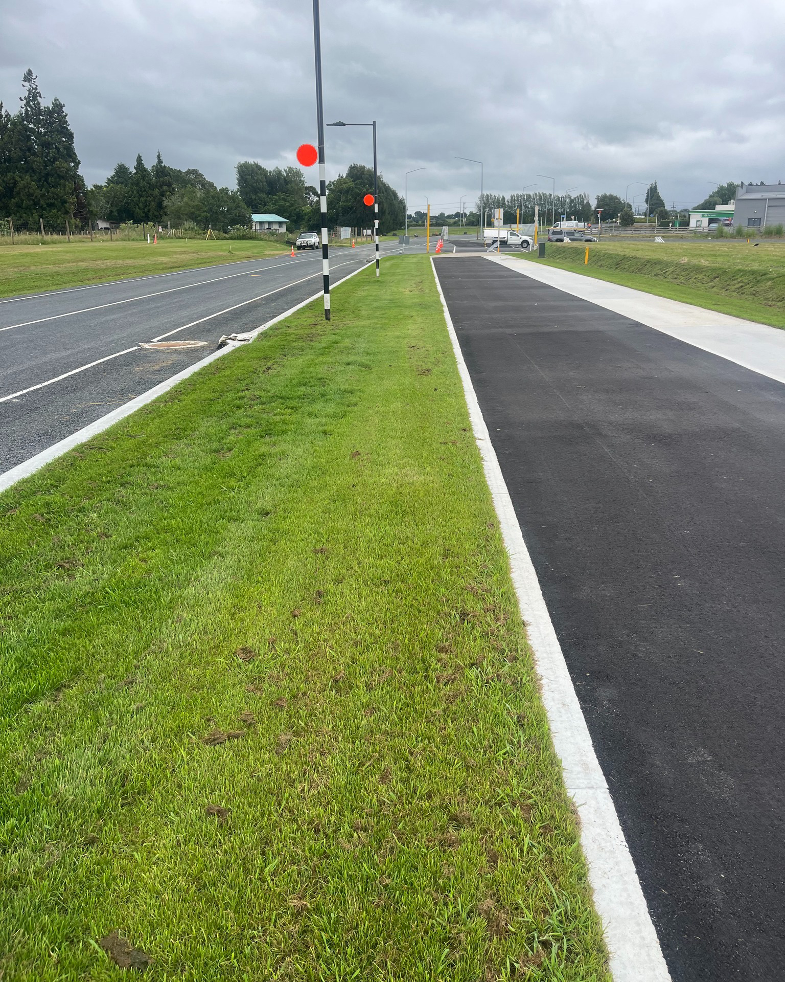 te-awa-lakes-horotiu-project-lawn-on-turf-waikato-6